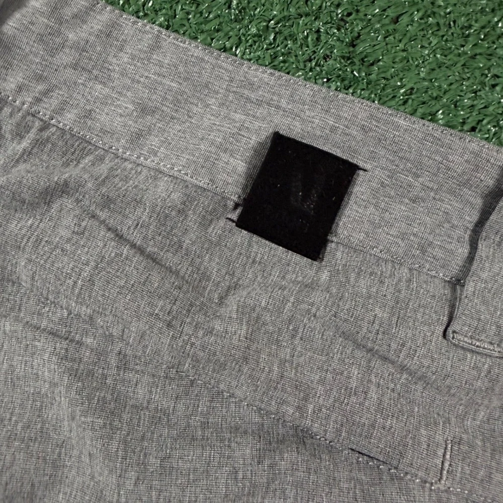 Vuori Aim Shorts Mens 28 Grey Excellent Stretch Performance Activewear